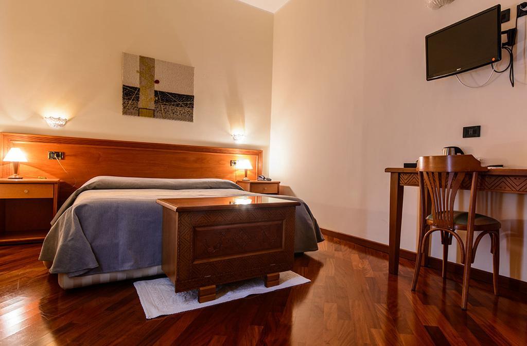 Hotel Del Corso Sant'Antìoco Eksteriør billede