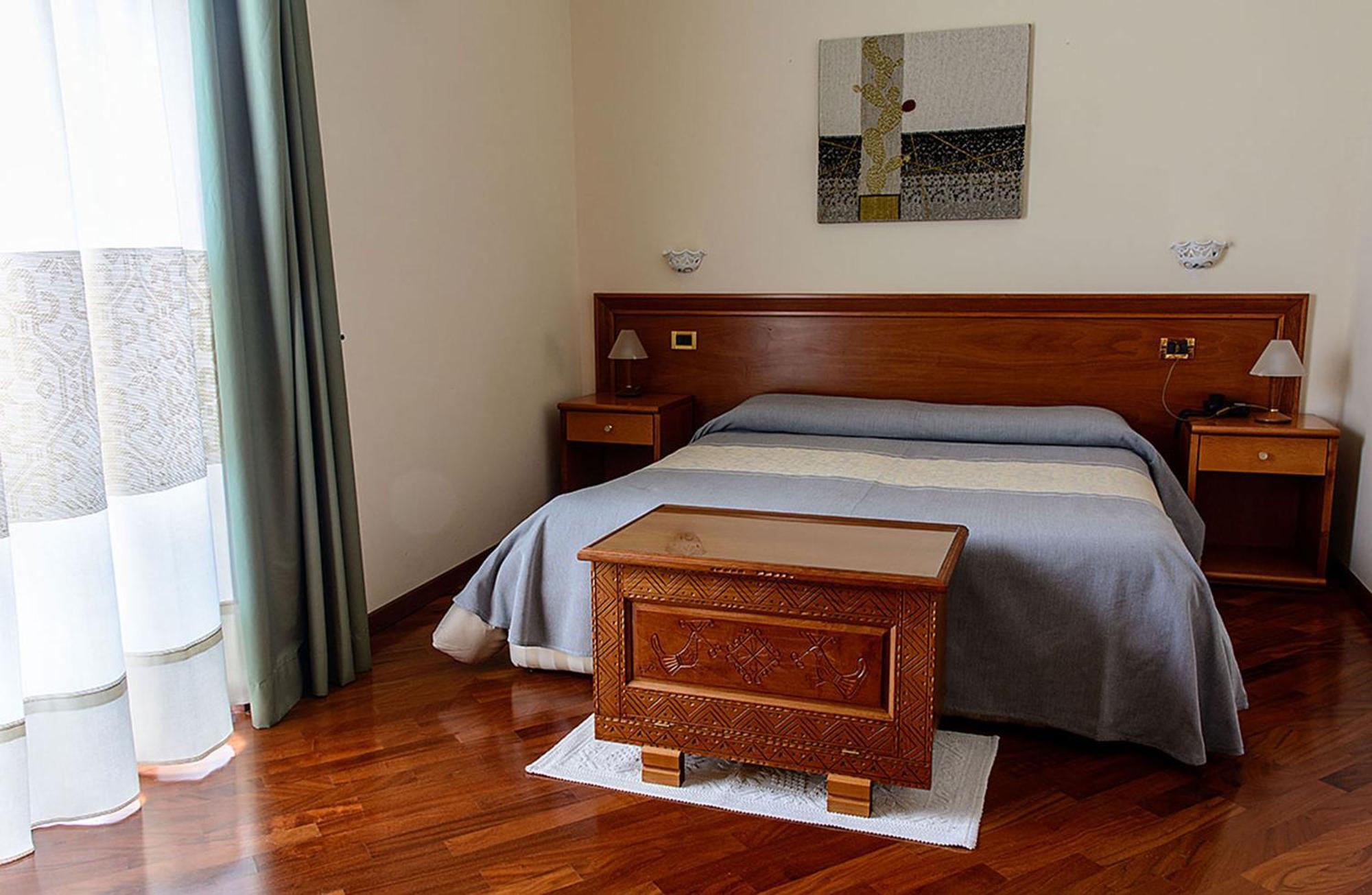 Hotel Del Corso Sant'Antìoco Eksteriør billede